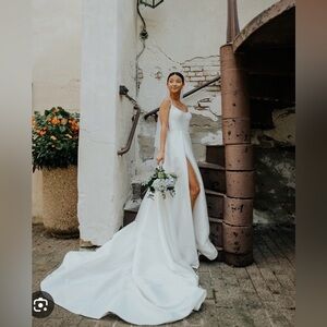 Essence of Australia wedding dress D3460